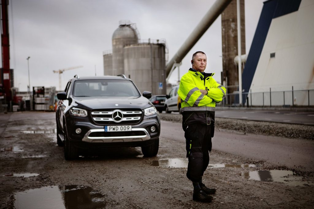 Elinstallation, Elinstallationer, Solcellsanläggningar, Belysning, Laddstation. En professionell företagsriktad elektriker med certifieringar.